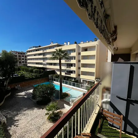 One-bedr Ap 50m From The Terrace Swimming Pool Air Con Holiday home