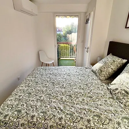 Holiday home One-bedr Ap 50m From The Terrace Swimming Pool Air Con