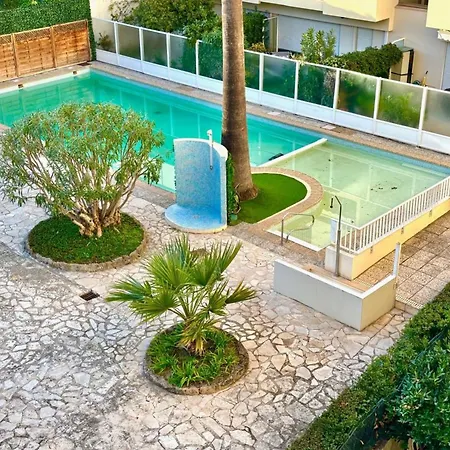 One-bedr Ap 50m From The Terrace Swimming Pool Air Con *